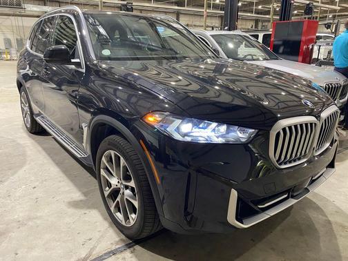 Black Sapphire Metallic 2026 BMW X5 sDrive40i