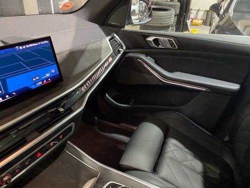 Black Sapphire Metallic 2026 BMW X5 sDrive40i