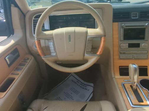 2010 Lincoln Navigator Base
