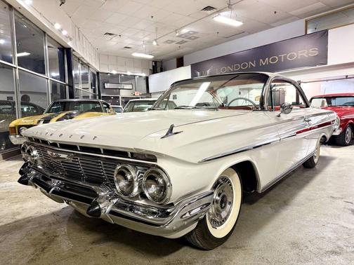 1961 Chevrolet Impala Base