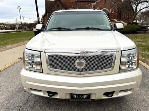 2003 Cadillac Escalade Base