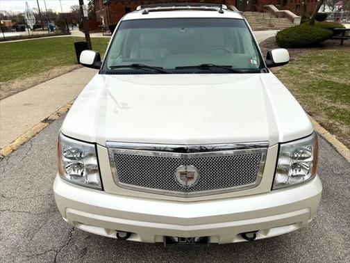 2003 Cadillac Escalade Base