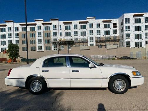 2001 Lincoln Town Car Executive