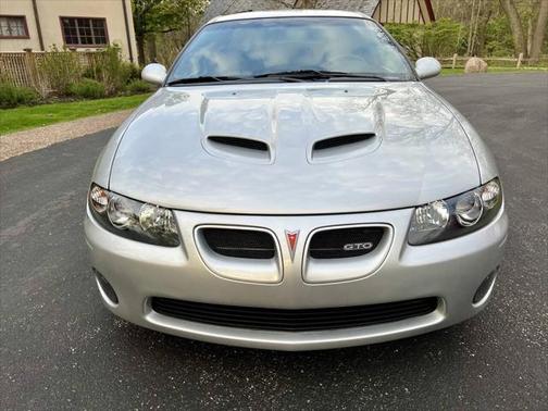 2006 Pontiac GTO Base 2dr Coupe