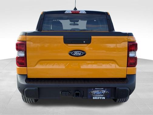 Orange Fury Metallic Tri-Coat 2026 Ford Maverick XLT