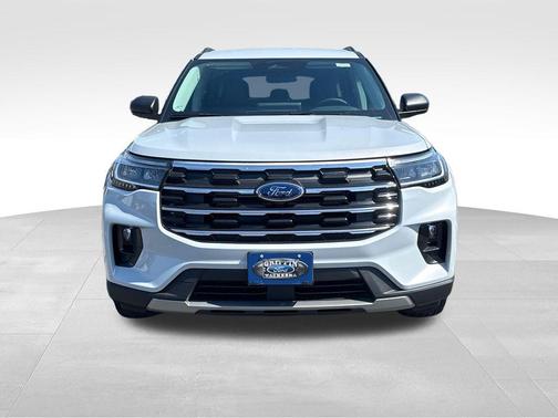 Space White Metallic 2026 Ford Explorer Active