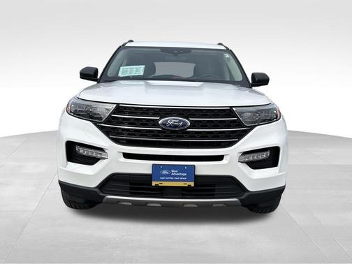 Star White Metallic Tri-Coat 2023 Ford Explorer XLT