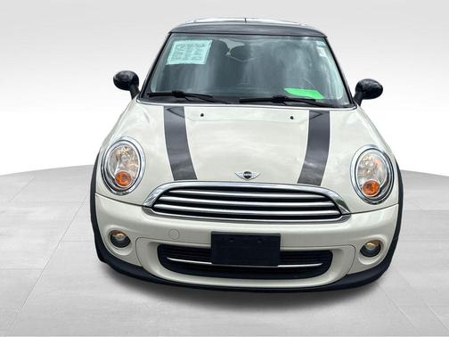 Pepper White 2011 MINI Cooper S Base