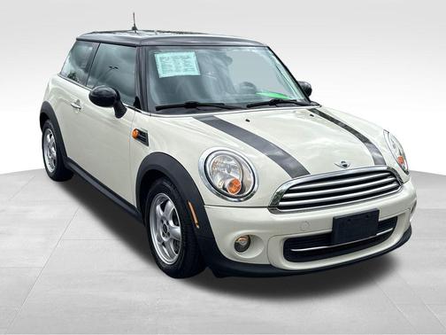 Pepper White 2011 MINI Cooper S Base
