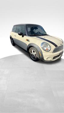 Pepper White 2011 MINI Cooper S Base