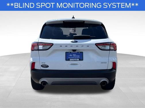 Oxford White 2022 Ford Escape SE