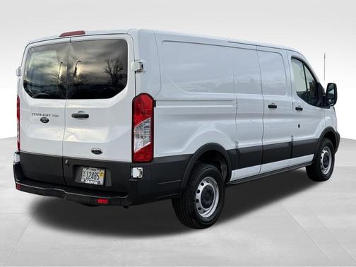 2019 Ford Transit-250 130 WB LOW ROOF CARGO