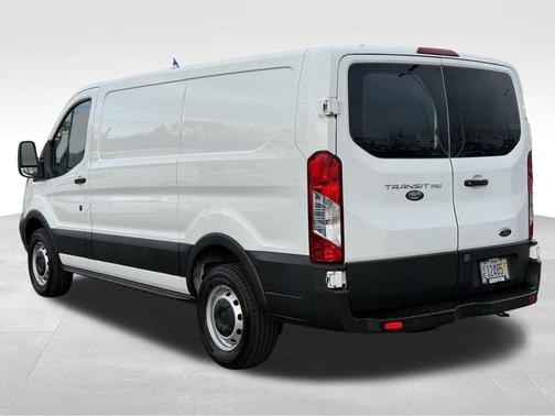 2019 Ford Transit-250 130 WB LOW ROOF CARGO