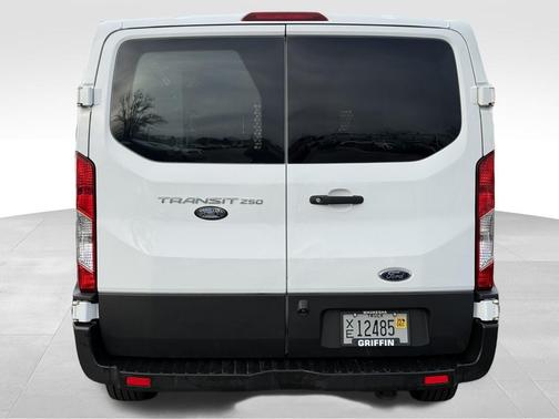 2019 Ford Transit-250 130 WB LOW ROOF CARGO