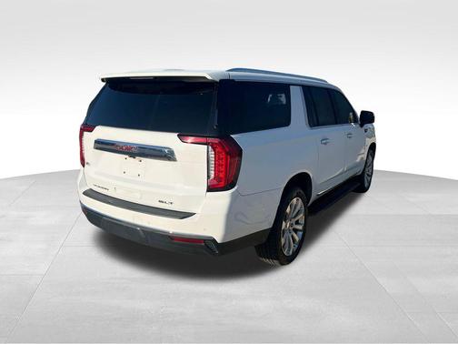 2022 GMC Yukon XL SLT
