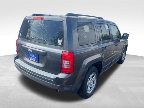 Granite Crystal Metallic Clearcoat 2017 Jeep Patriot Sport