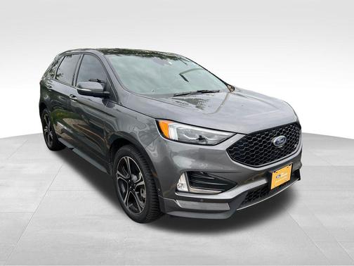 Carbonized Gray Metallic 2023 Ford Edge ST