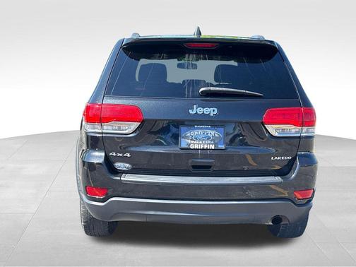 Brilliant Black Crystal Pearlcoat 2016 Jeep Grand Cherokee Laredo