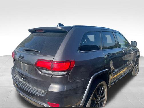 2021 Jeep Grand Cherokee LAREDO