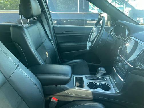 2021 Jeep Grand Cherokee LAREDO