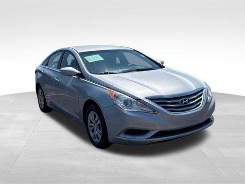 Radiant Silver Metallic 2012 Hyundai SONATA GLS