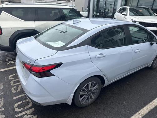 2023 Nissan Versa 1.6 SV