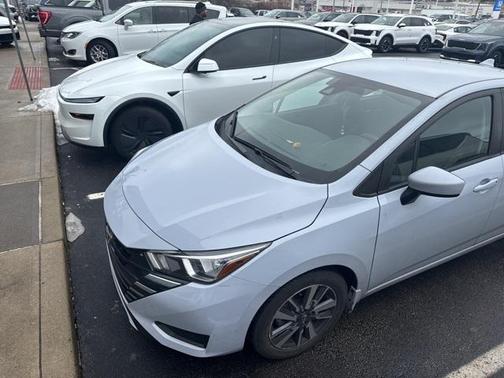 2023 Nissan Versa 1.6 SV