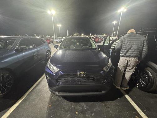 2020 Toyota RAV4 XLE