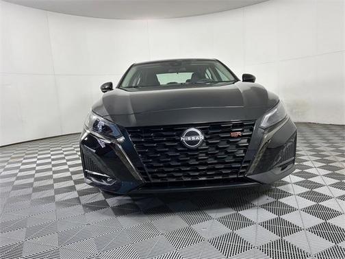 2025 Nissan Altima SR FWD