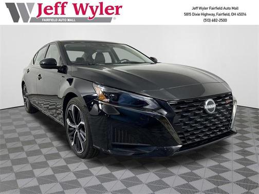 2025 Nissan Altima SR FWD