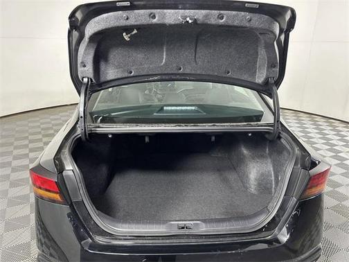 2025 Nissan Altima SR FWD