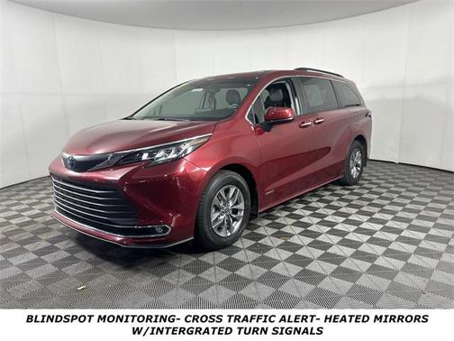 2021 Toyota Sienna XLE 7 Passenger