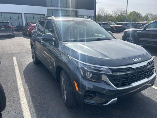 Gravity Gray 2024 Kia Seltos S