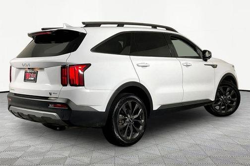 Glacial White Pearl 2023 Kia Sorento SX
