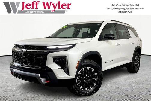 Iridescent Pearl Tricoat 2024 Chevrolet Traverse AWD Z71