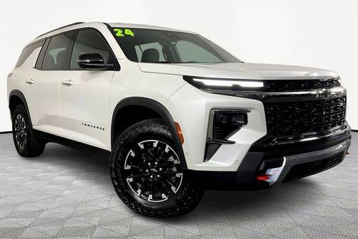 Iridescent Pearl Tricoat 2024 Chevrolet Traverse AWD Z71