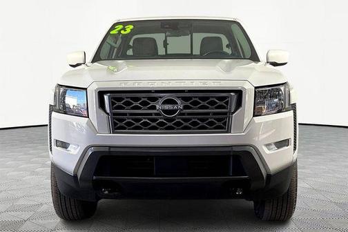 Glacier White 2023 Nissan Frontier SV