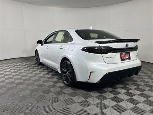 2025 Toyota Corolla Hybrid SE