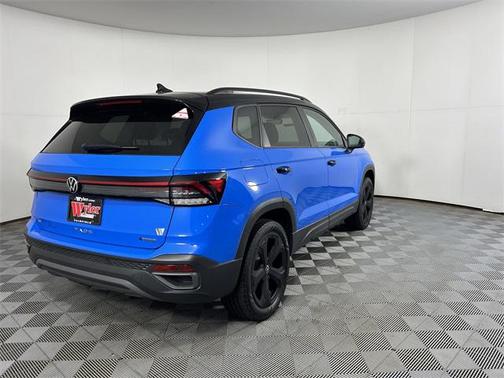 2025 Volkswagen Taos 1.5T SE Black