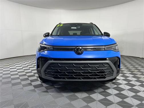 2025 Volkswagen Taos 1.5T SE Black