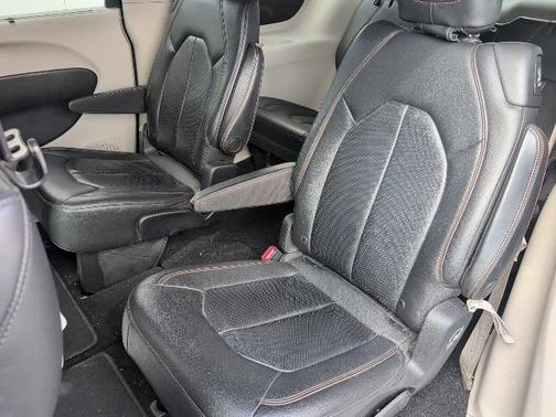 2018 Chrysler Pacifica Touring-L