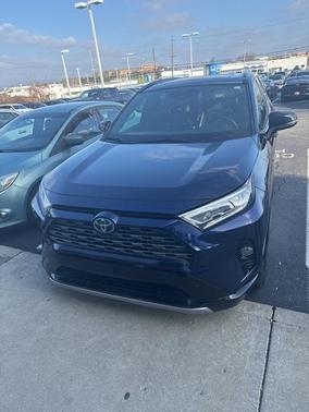 2021 Toyota RAV4 Hybrid SE