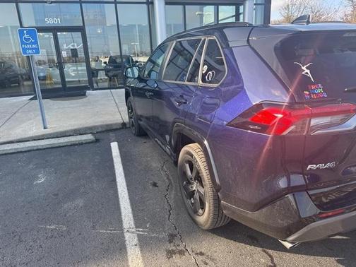 2021 Toyota RAV4 Hybrid SE
