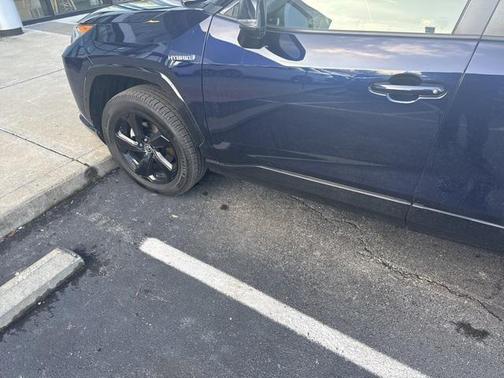 2021 Toyota RAV4 Hybrid SE