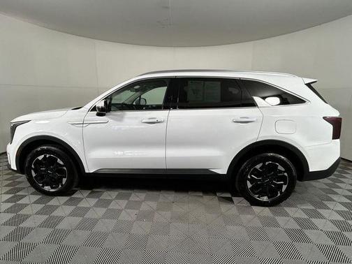 Glacial White Pearl 2024 Kia Sorento S