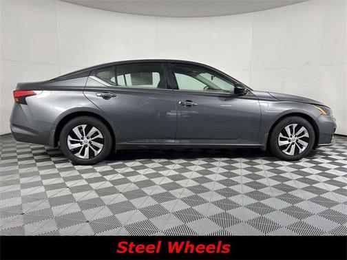 2025 Nissan Altima S FWD