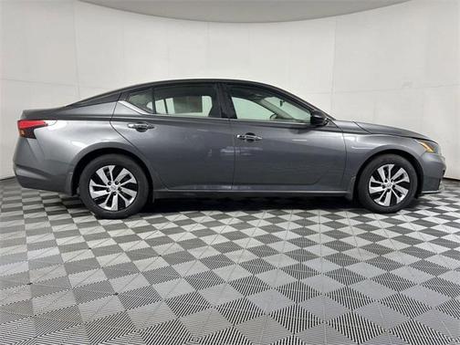 2025 Nissan Altima S FWD