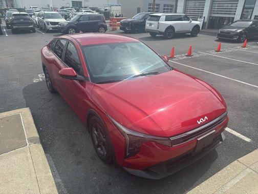 2025 Kia K4 LXS