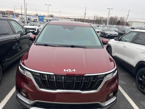 2024 Kia Carnival LX