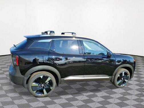 Super Black 2026 Nissan Kicks SR